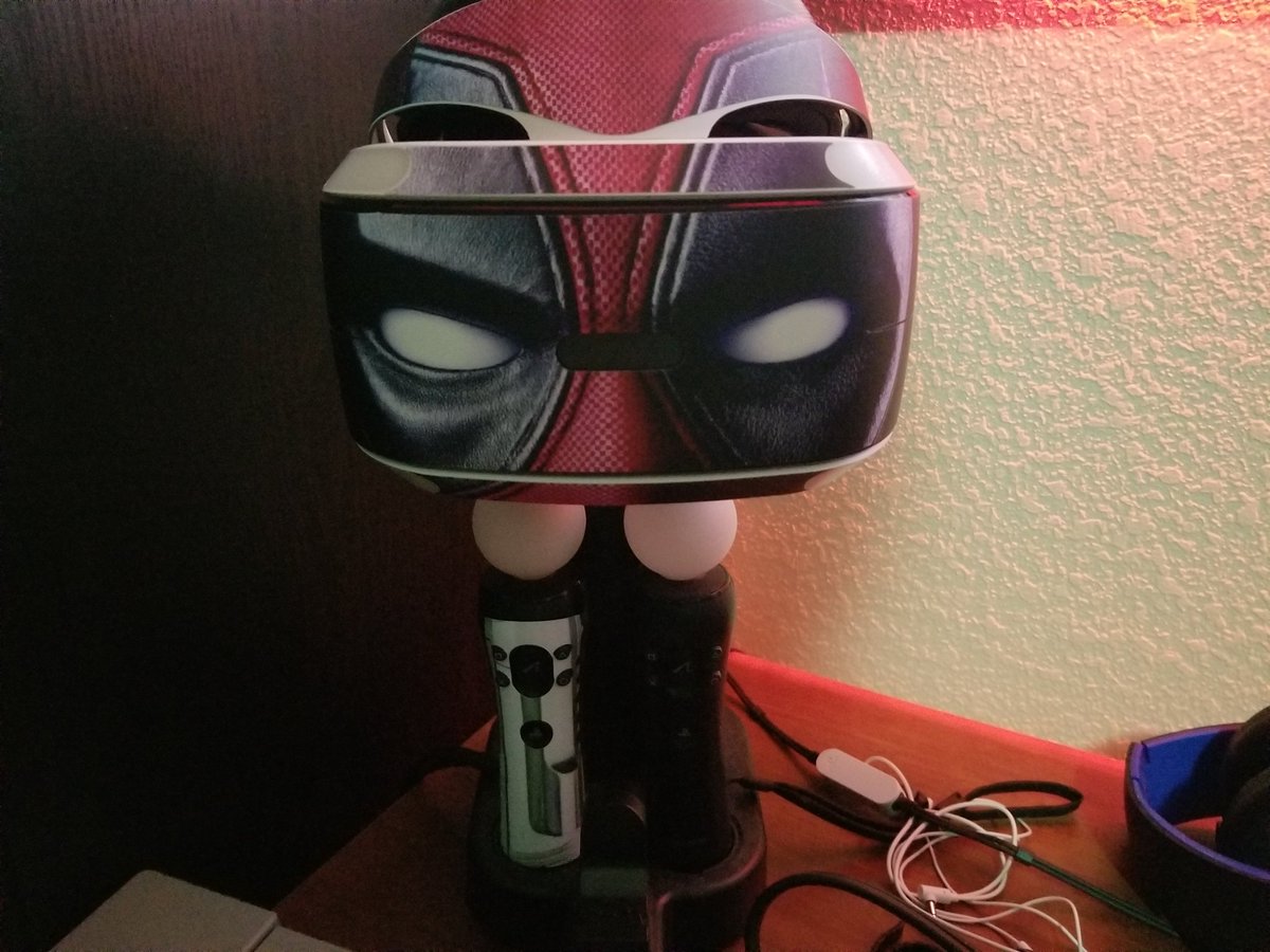mac2customart's tweet image. #ds4decals #50caldeserteagle #motioncontroller #Deadpool #PSVR #badass. Thank you @ToastyStickers I just need 1 more 50cal decal.