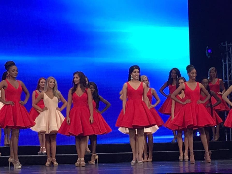 ShivaaniAnns's tweet photo. Loving that this is my first tweet❤️Girl win that crown @krithika120 #teamKrithika #favoritecontestant #AmericasMissWorld #MissWorldAmerica https://t.co/8dghNoTFfk