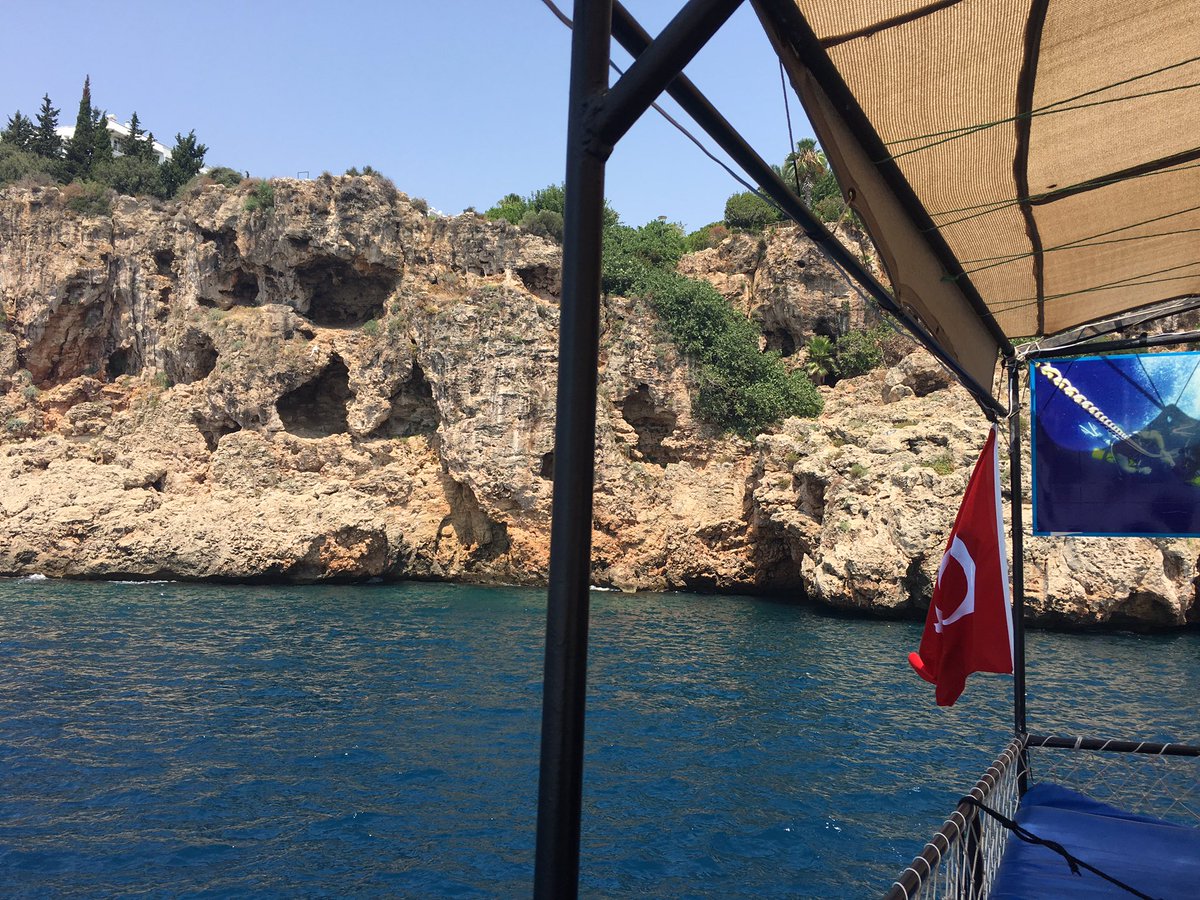 FourTravellers's tweet photo. Hello #Antalya! Seeing the coast by boat gorgeous weather and water🙂 https://t.co/CJ5FXPuOYD