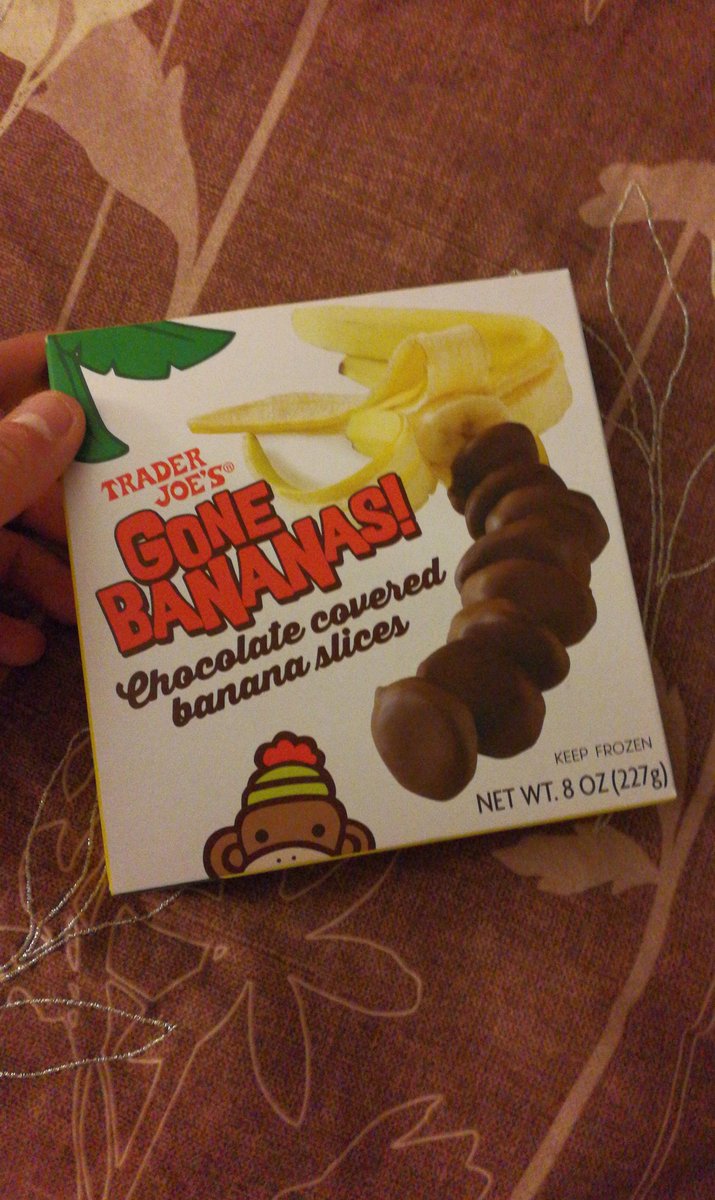 IFoundCarl's tweet photo. Just at these and almost died because now my stomach hurts but my heart is happy #chocobananas 🤤🤤🤤 https://t.co/Y9KZo1SXFx