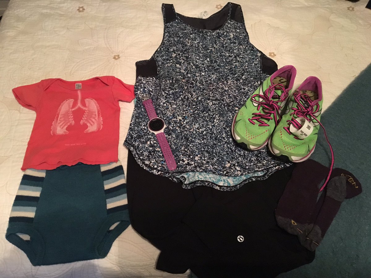 AllisonLauchlan's tweet photo. Race outfits ready!  Mommy and me!  Agnes is cheering me on from the sidelines! #SeaWheeze @lululemon @SeaWheeze https://t.co/p4pHKa554Q