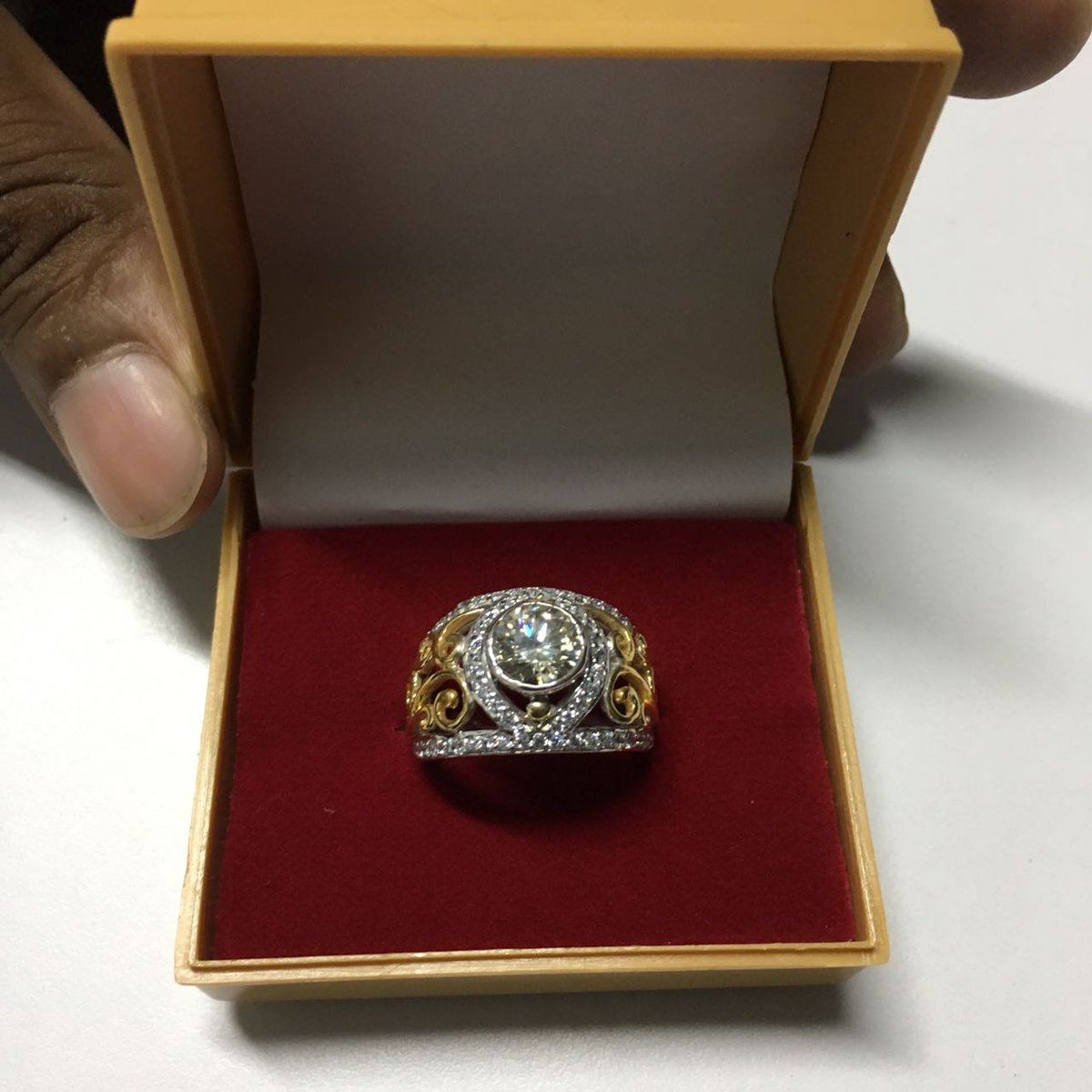 FancystarG's tweet photo. 14k White Gold vintage style Moissanite Diamond Engagement &amp; Promise Ring
stone Type: Moissanite
Price is USD599
Indian Rupee RS 38575 https://t.co/3fVN947nA4