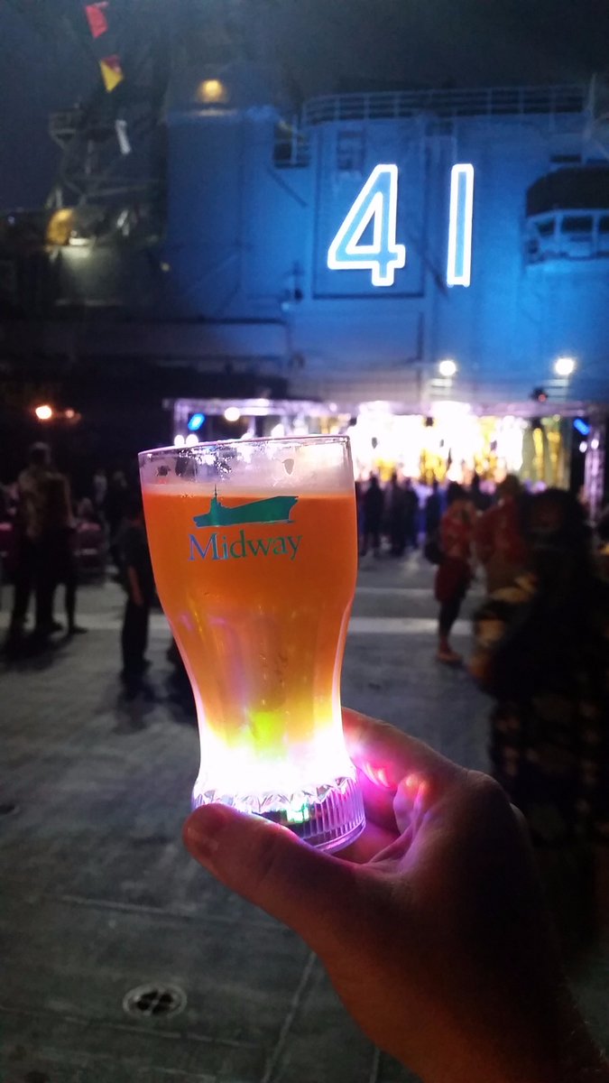 ColorBlindBeer's tweet photo. @USSMidwayMuseum Steel Beach event tonight. Not too many backdrops better than this to have a beer. @MikeHessBrewing #SDBeer https://t.co/QeclYdLG1i