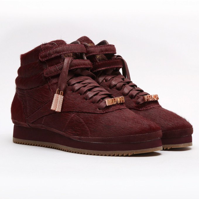 My "MUVA FUKA" @ReebokClassics Coming Soon ? https://t.co/OaFyx9S0Ue