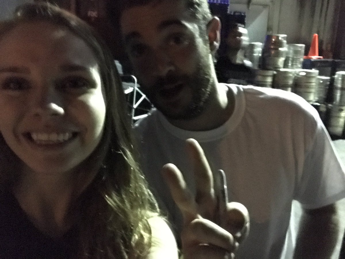 R3MCYCLESKIP's tweet photo. I LOOK TWELVE BUT I MET JON AGAIN N IT WAS JUST A WONDERFUL NIGHT https://t.co/idPDoVgQBP