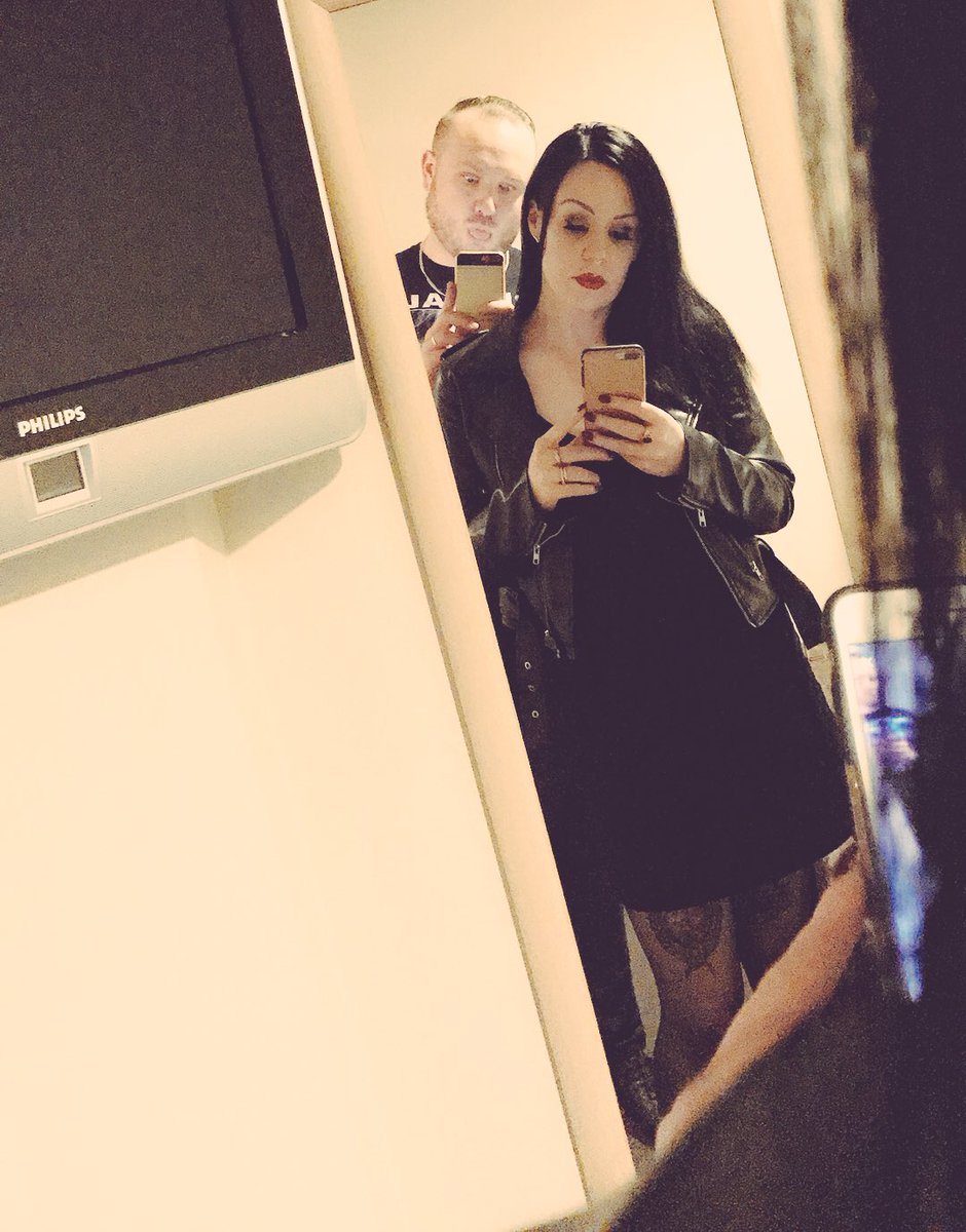 vaselysapunov's tweet photo. when you silently sneak up from behind and ruin her hotel mirror selfie... https://t.co/HLQ1Yjv67w