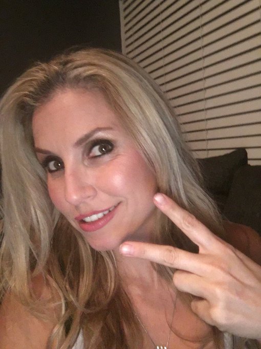 Let's try this again!! Who wants to hang out on MFC? #comeplay https://t.co/r8zOBp20Yl<a href="/tag/comeplay"class="tags"><span>#comeplay</span></a>