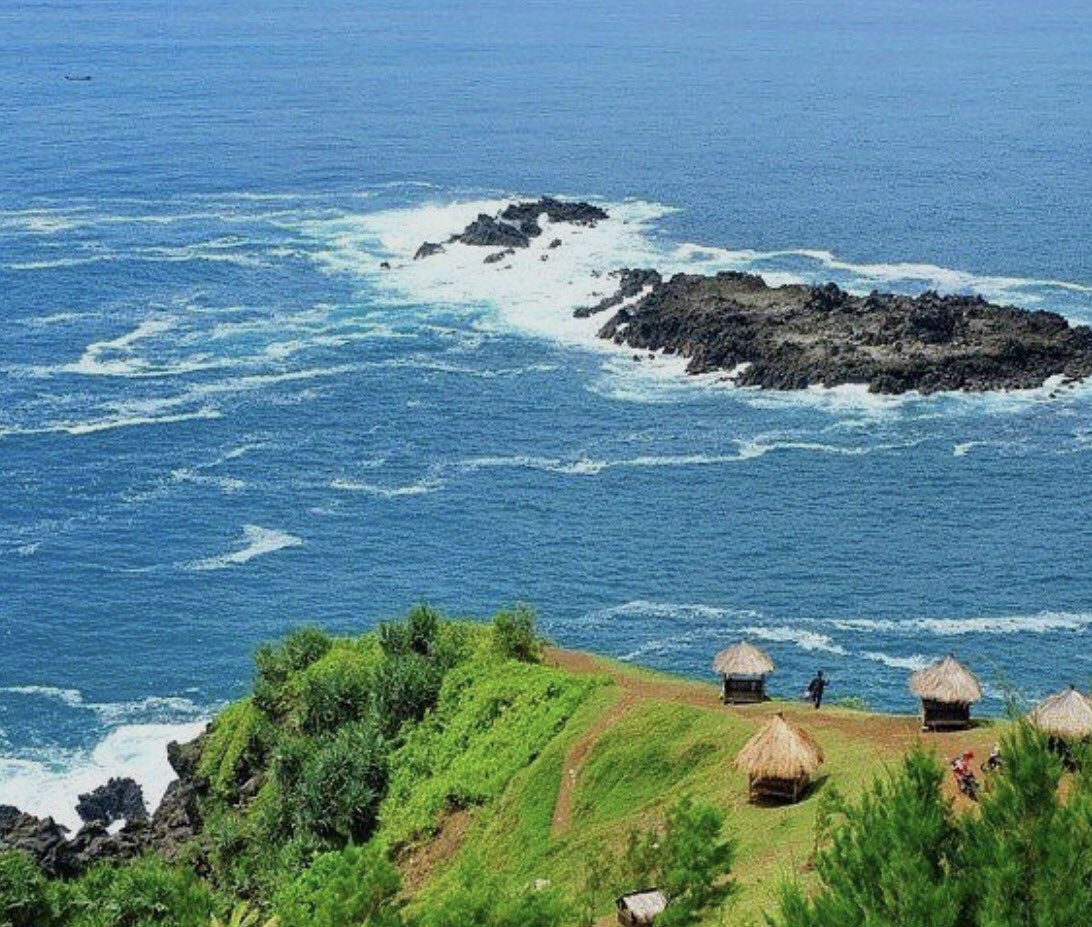 INDONESIAinLOVE's tweet photo. Kebumen juga punya pantai bagus lho, namanya pantai Menganti. Kapan kesini? https://t.co/ey2HpA8IFZ