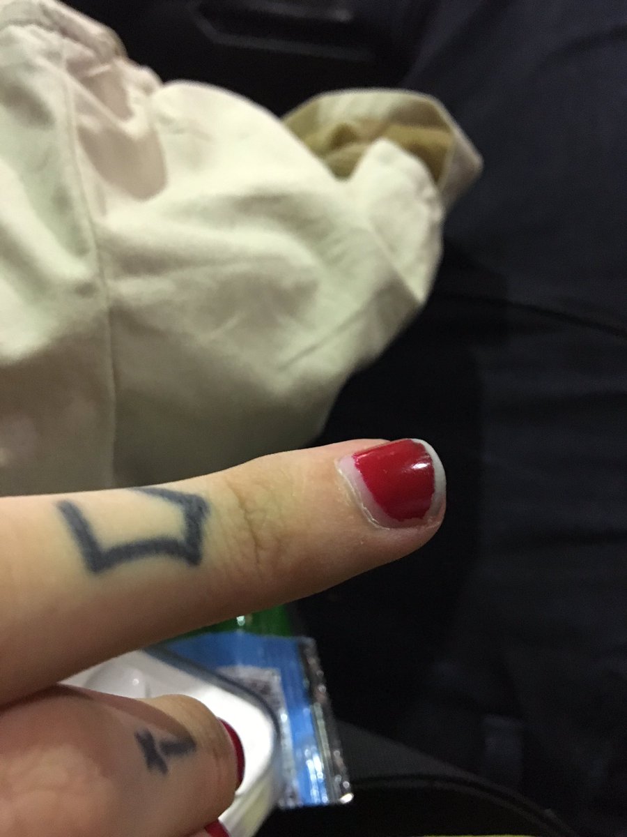 Lilpeep's tweet photo. I broke my nail and my heart today https://t.co/A6ePQ0U9wc