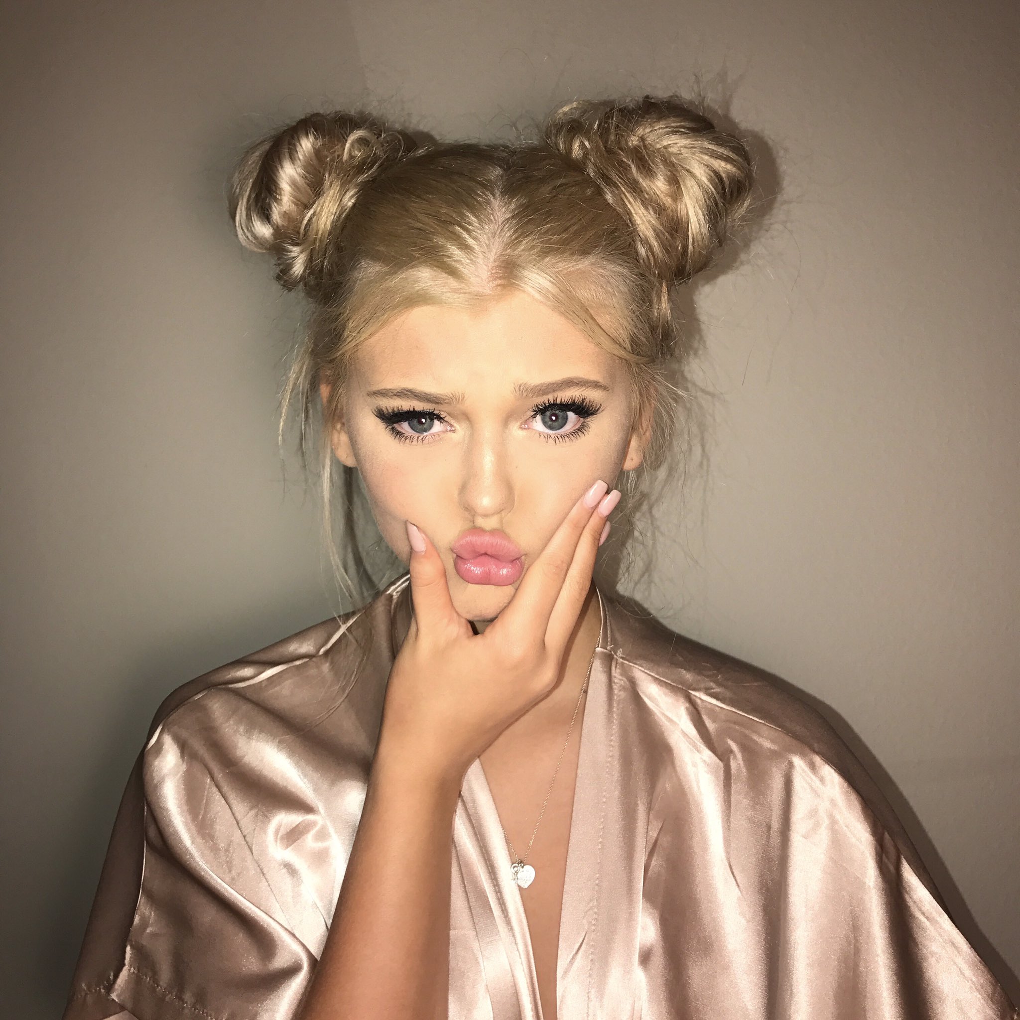 loren gray on Twitter "here's the original photo