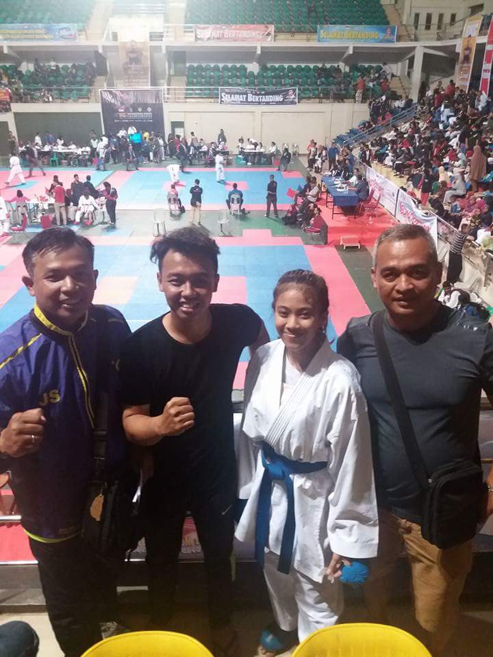 Dinda Ayuningtyas (FIKOM 16) Juara 1 BKC Open International Batam 2017 U21 Kumite -55 kg Putri
<a href="/suaramahasiswa/">Pers Suara Mahasiswa</a> @humasunisba <a href="/bemfikomunisba/">BEM FIKOM UNISBA</a>