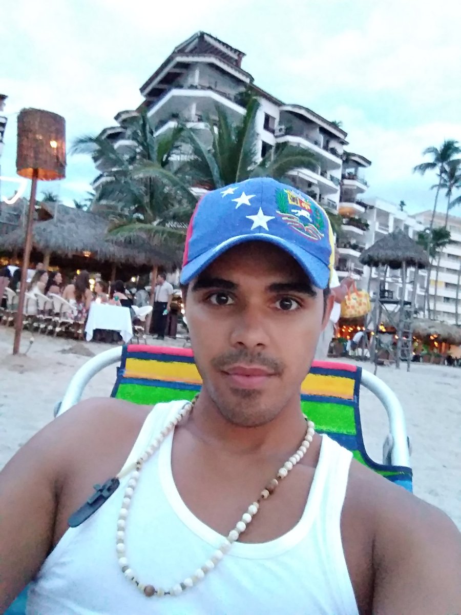 JFranconero's tweet photo. #DarkLigth #Playa #PuertoVallarta #Mexico #Venezuela https://t.co/10P5i7KVd3
