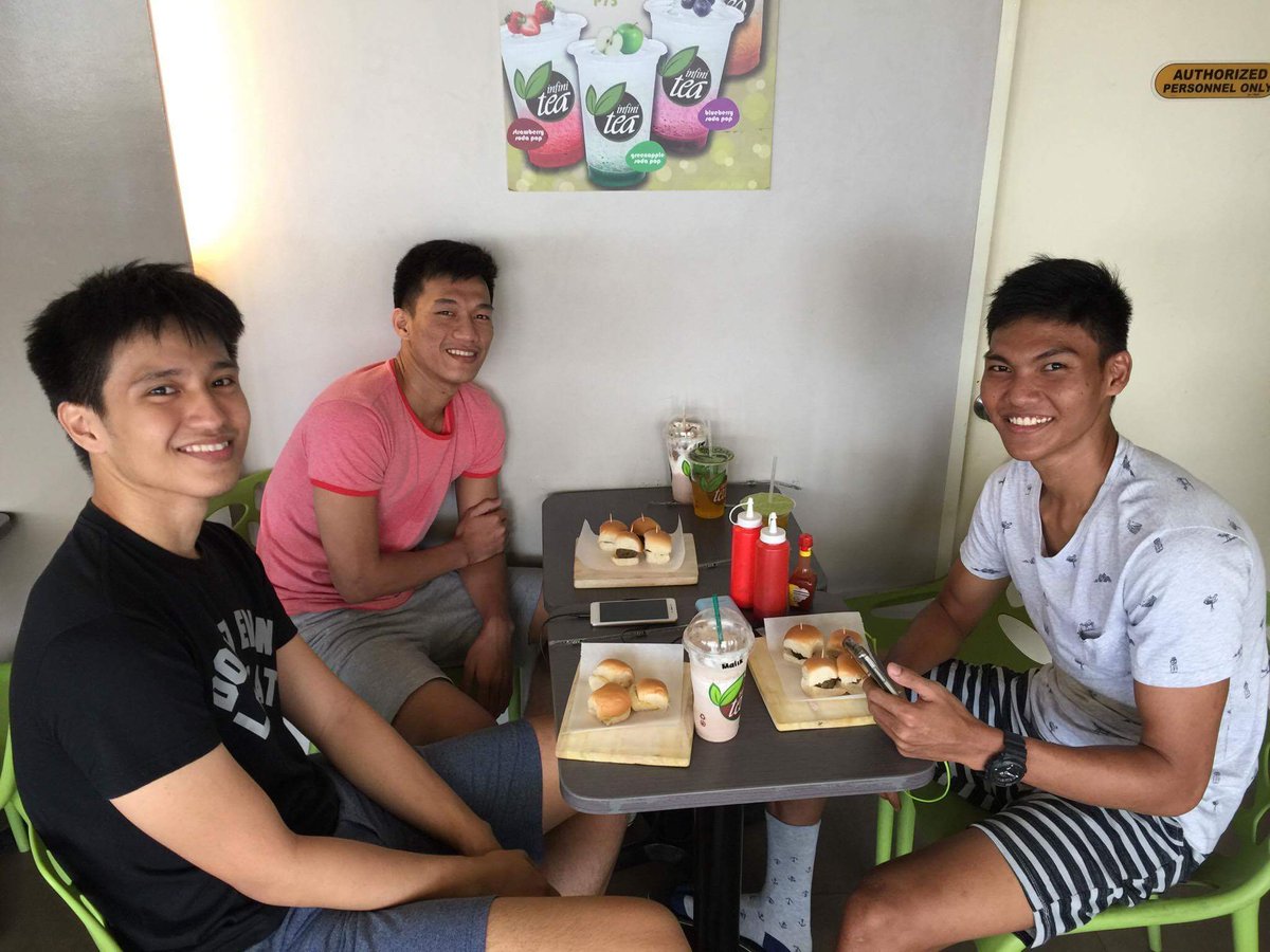 BurbitesMNL's tweet photo. Happy saturday! Thankyou for dining in. Have a nice day ahead! 😊🍔💕 #Burbites https://t.co/YwnRBLg1y7