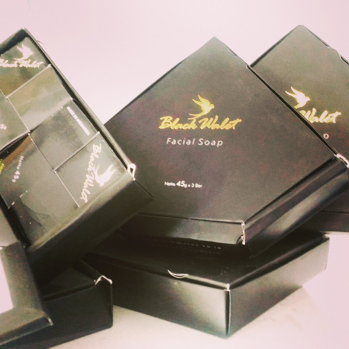 Rhshop99's tweet photo. Blackwalet facial soap
Harga 75rb 1 pak 
Wa091299124130
#herbal
#kosmetikherbal
#blackwaletori
#jualblackwaletasli https://t.co/MM79R4nvZi
