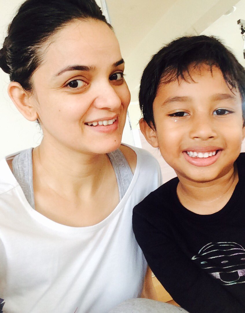 chand_shanu's tweet photo. Great company to #workout today #neverdyingattitude #curious #inspirational #NaturallyFit #SmallThingsBigJoy #KidsLove #RunSweatSmileRepeat https://t.co/5ayKwDZvMw