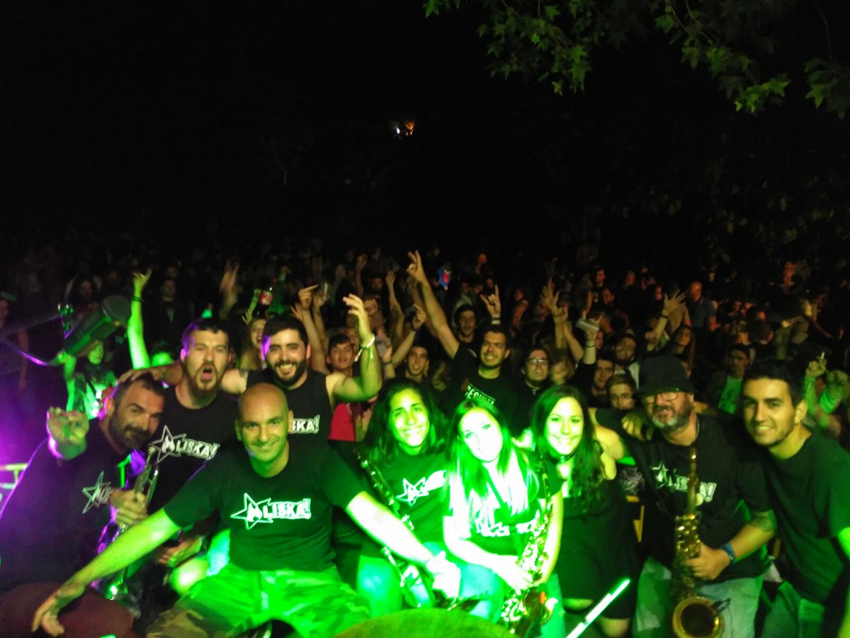 liskapunk's tweet photo. Grande noite a do V Som do Trega com as amigas do @CSFuscalho de @DudeCanGZ e toda essa gente da Guarda!! Obrigadas!! ✊✊ https://t.co/udn7NP2rH7