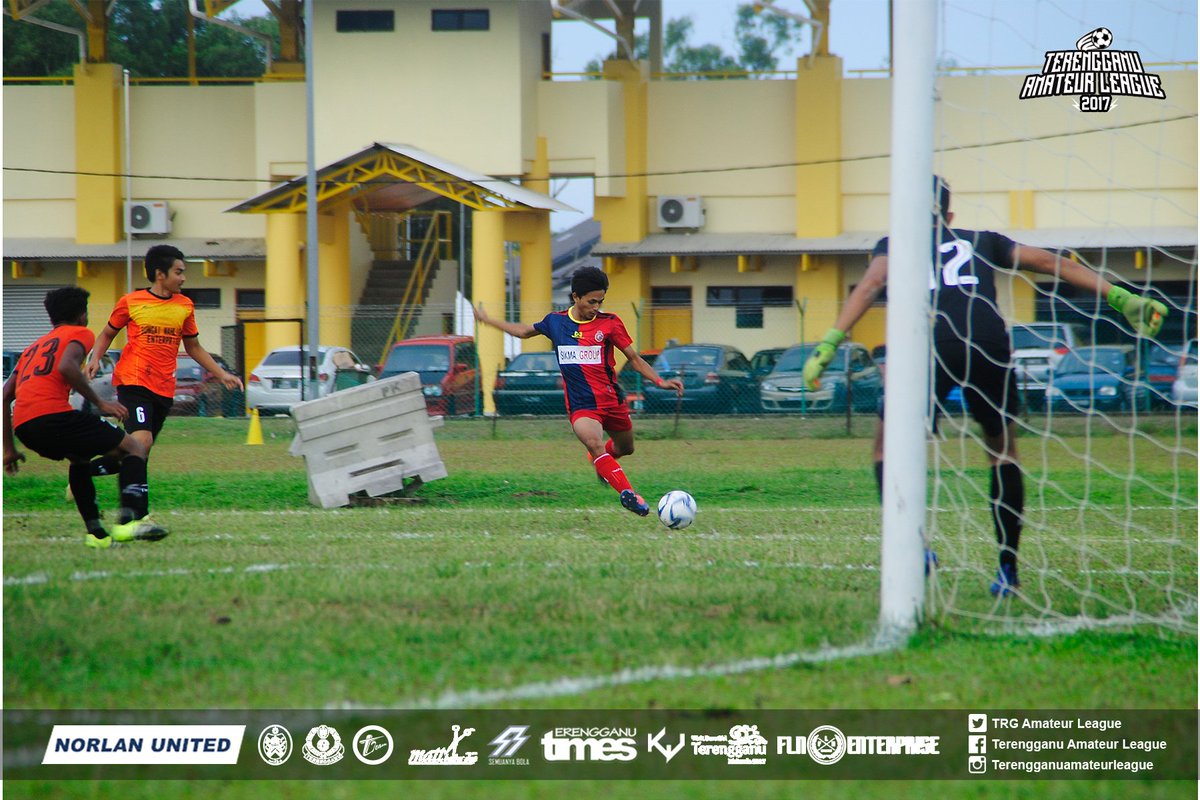 aksi sekitar hari pertama yang sempat dirakam ketika berlangsungnya Premier League #TAL17 #iniligakami