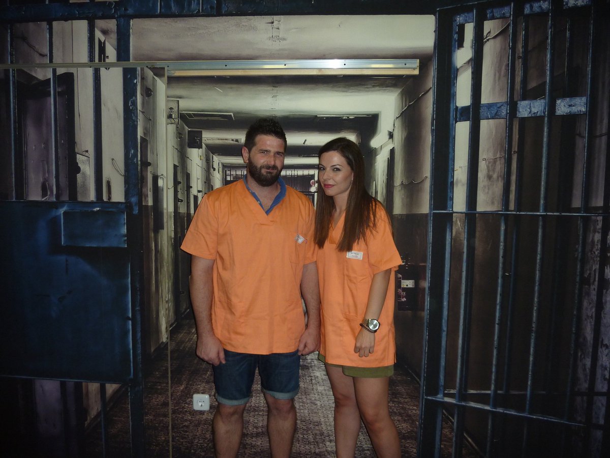 ALCATRAXCAPE's tweet photo. AbZ NEWS: Nuevo intento de fuga exitoso en AlcatraX. 
LOS TORPEDOS burlan todos los sistemas de seguridad. https://t.co/4als6XN529