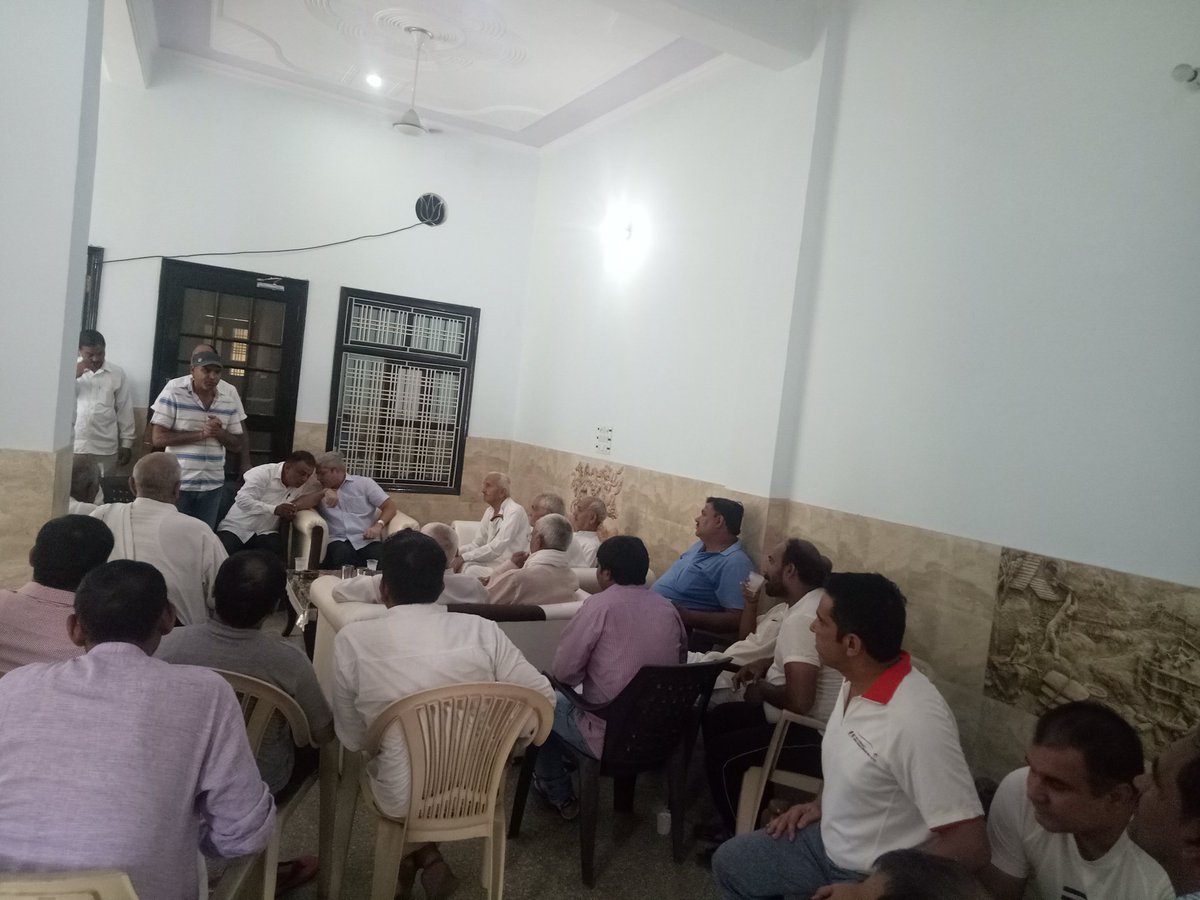 iamrsharma1986's tweet photo. बवाना विधानसभा उपचुनाव के लिए बवाना गावं में चुनाव प्रचार और लोगो से मिलकर उनकी समस्याओं का समाधान करते हुए @kgahlot 
@AamAadmiParty https://t.co/omP3ib6GiW