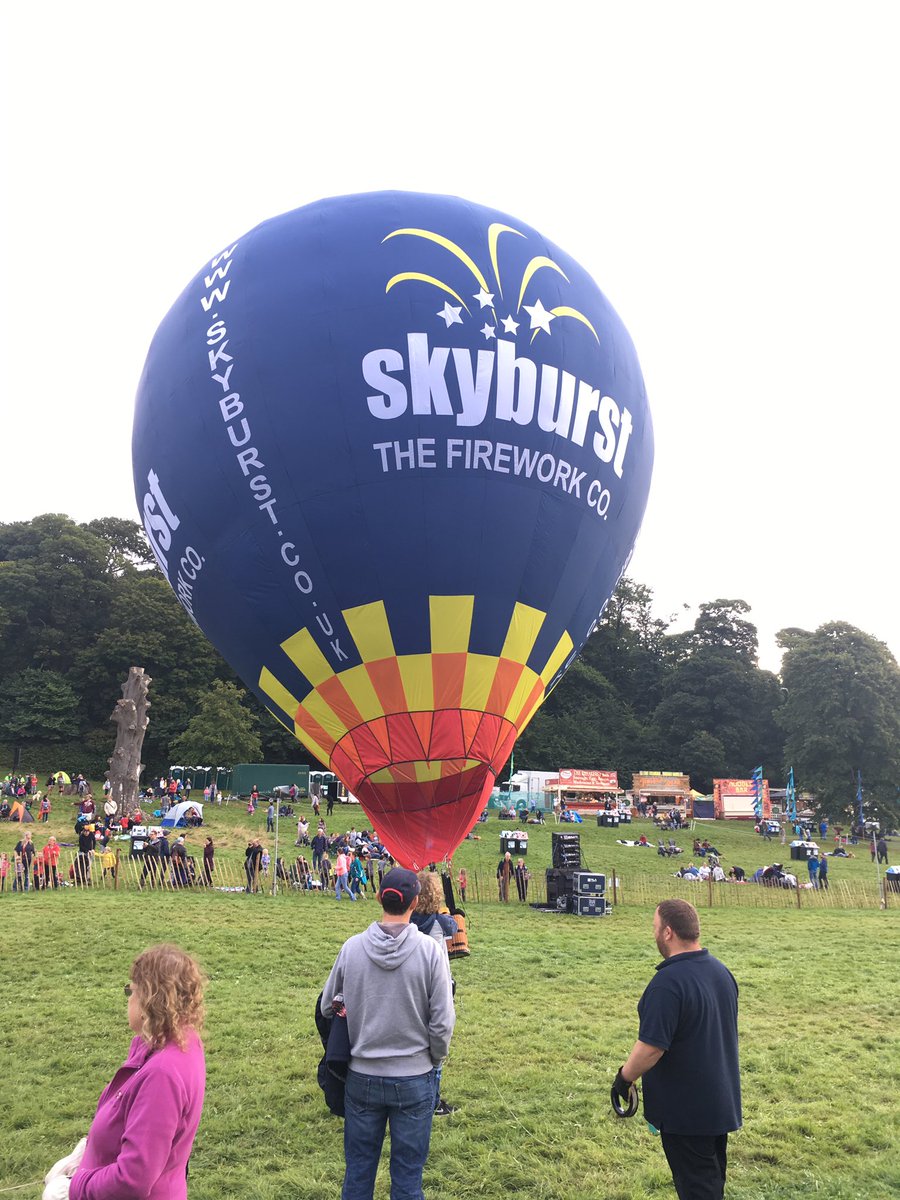 modelballoonsuk's tweet photo. @SkyburstTFCo looking lovely this morning!! @bristolballoon #skyburst #bristolballoonfiesta https://t.co/iq3G48pnSk