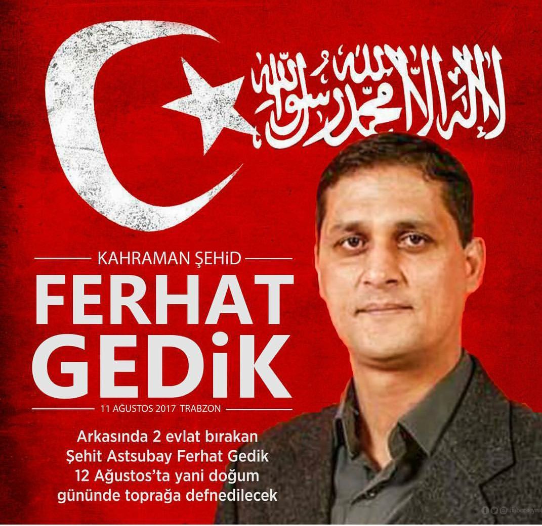 #ErenİyikiVardın
15'liker çanakkale de mi kaldı sandınız..
Işte bu yüzden Vatan hep sağ Bayrak hep göndere olacak..
Mekanları cennet olsun