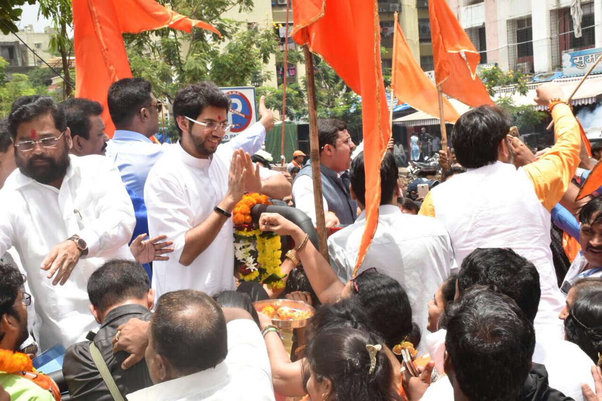 misagarpardeshi's tweet photo. युवासेना प्रमुख @AUThackeray जी यांच्या #ShivSenaForMiraBhaindar निवडणूक २०१७ च्या प्रचारार्थ आयोजित रोड शो ला उत्स्फूर्त प्रतिसाद https://t.co/FZdLeuLZT0