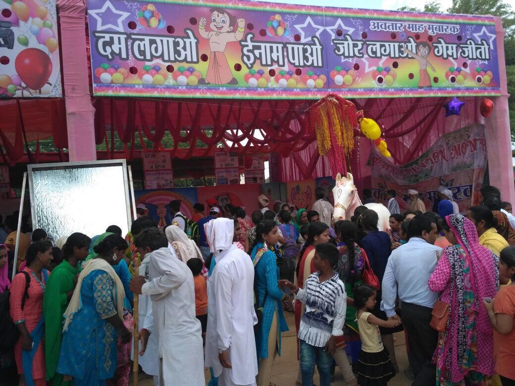 derasachasauda's tweet photo. Here r some delightful glimpses capturing d essence of MSG 9बर9 Carnival.Soulful Musical Journey is about 2 begin in sometime. #MSG9बर9Day3 https://t.co/eATAtJUQHh