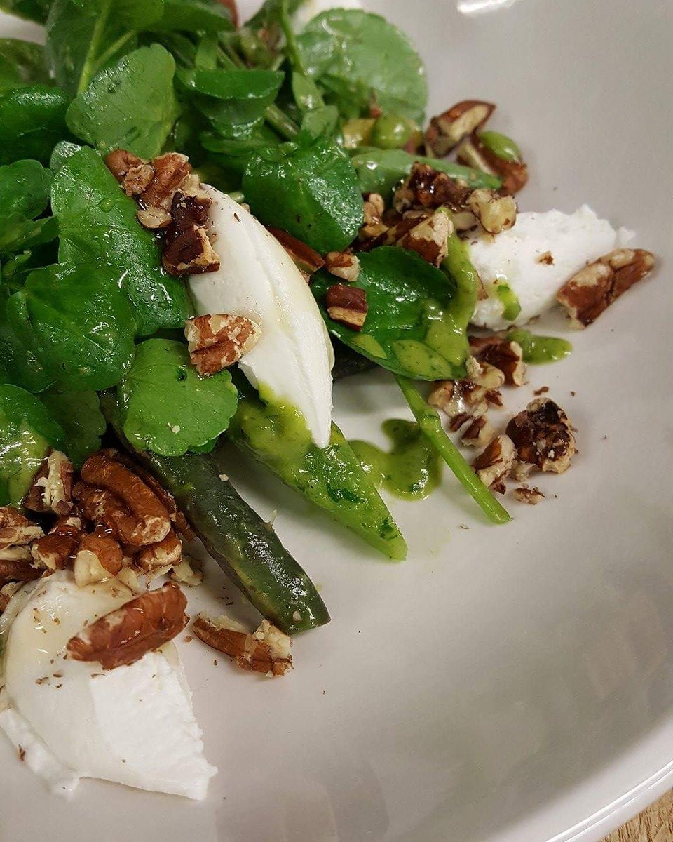 rumourtotnes's tweet photo. Home-grown summer vegetable salad, goat's curd, pecans #rumourwinebar #rumourtotnes #homegrown #farmtotable https://t.co/nT4mqQ7Eok