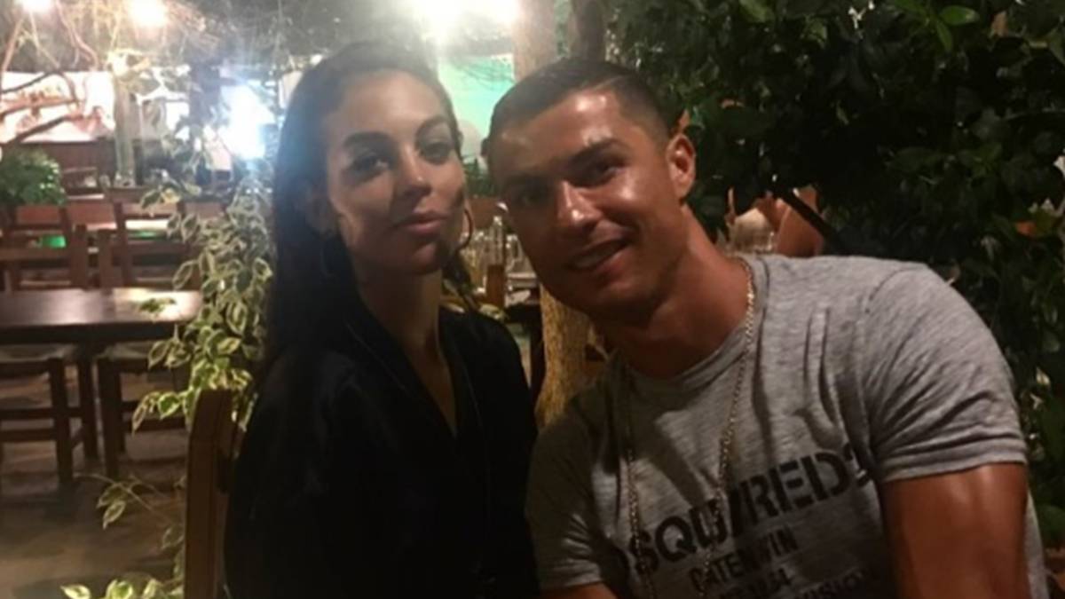 Emulkris's tweet photo. Cristiano confirma el embarazo de Georgina https://t.co/1czc0q5E9K #venezuela #emulkris #triunfo #empresasemergentes # https://t.co/uJQJsCiiG1