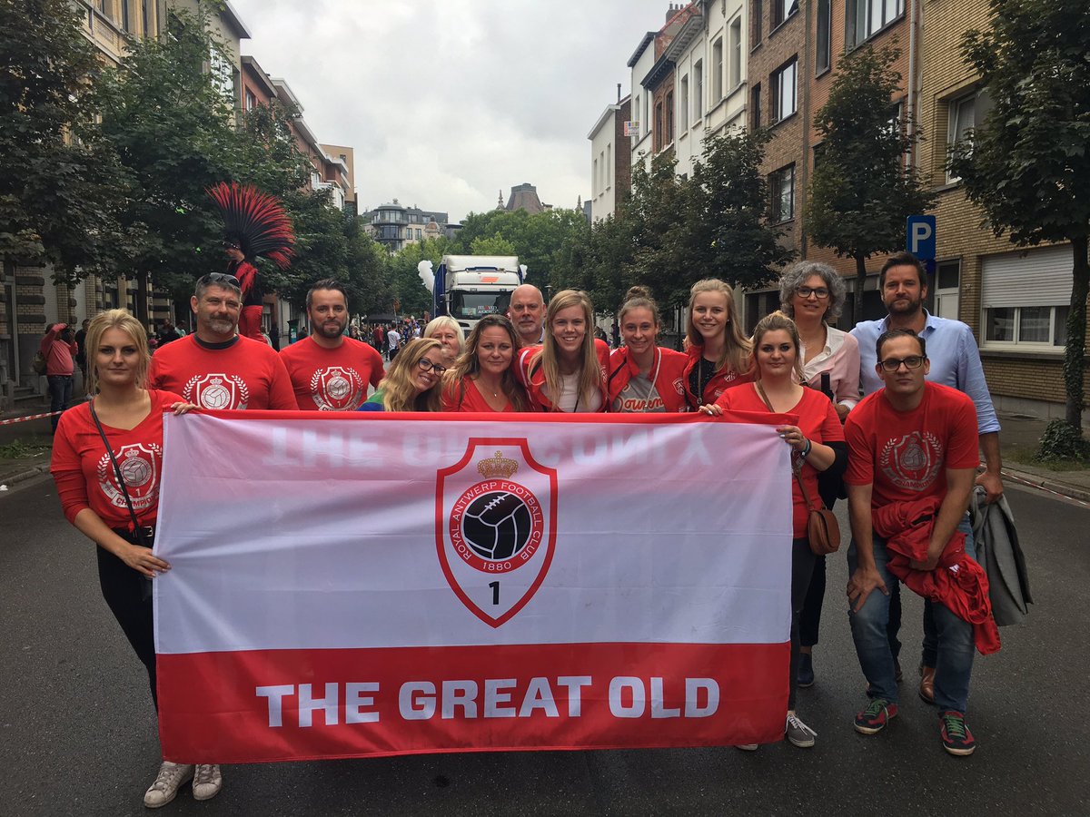 official_rafc's tweet image. Rood en wit 🔴⚪️, de Liefdevolle Kleuren van RAFC en @CALLANTvolley op de @AntwerpPride ! 🌈🌈