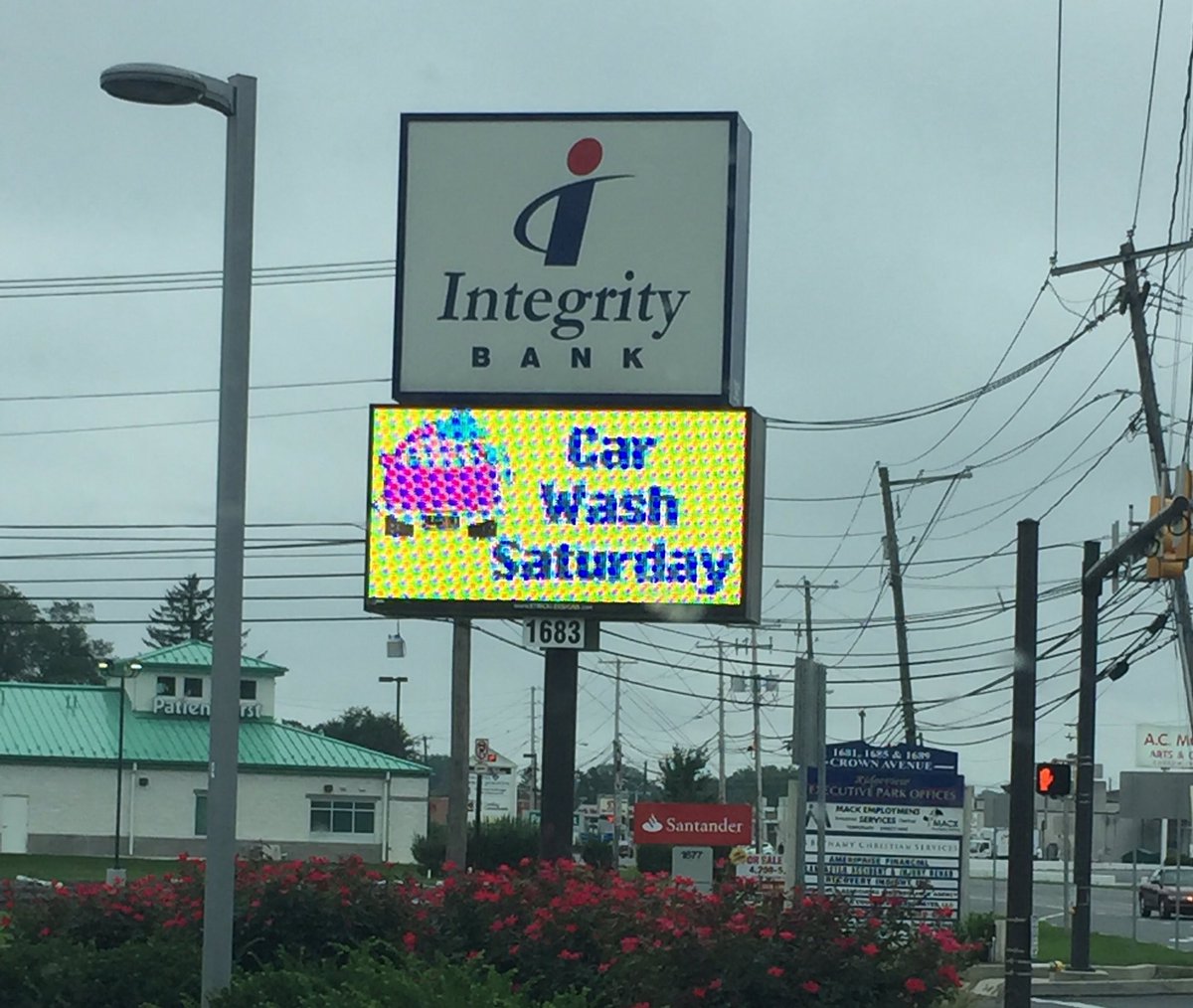 HainesCara's tweet photo. @LCatholic Cheerleaders are having a car wash! Come support them! 💜💛 https://t.co/tP36yNBVCu