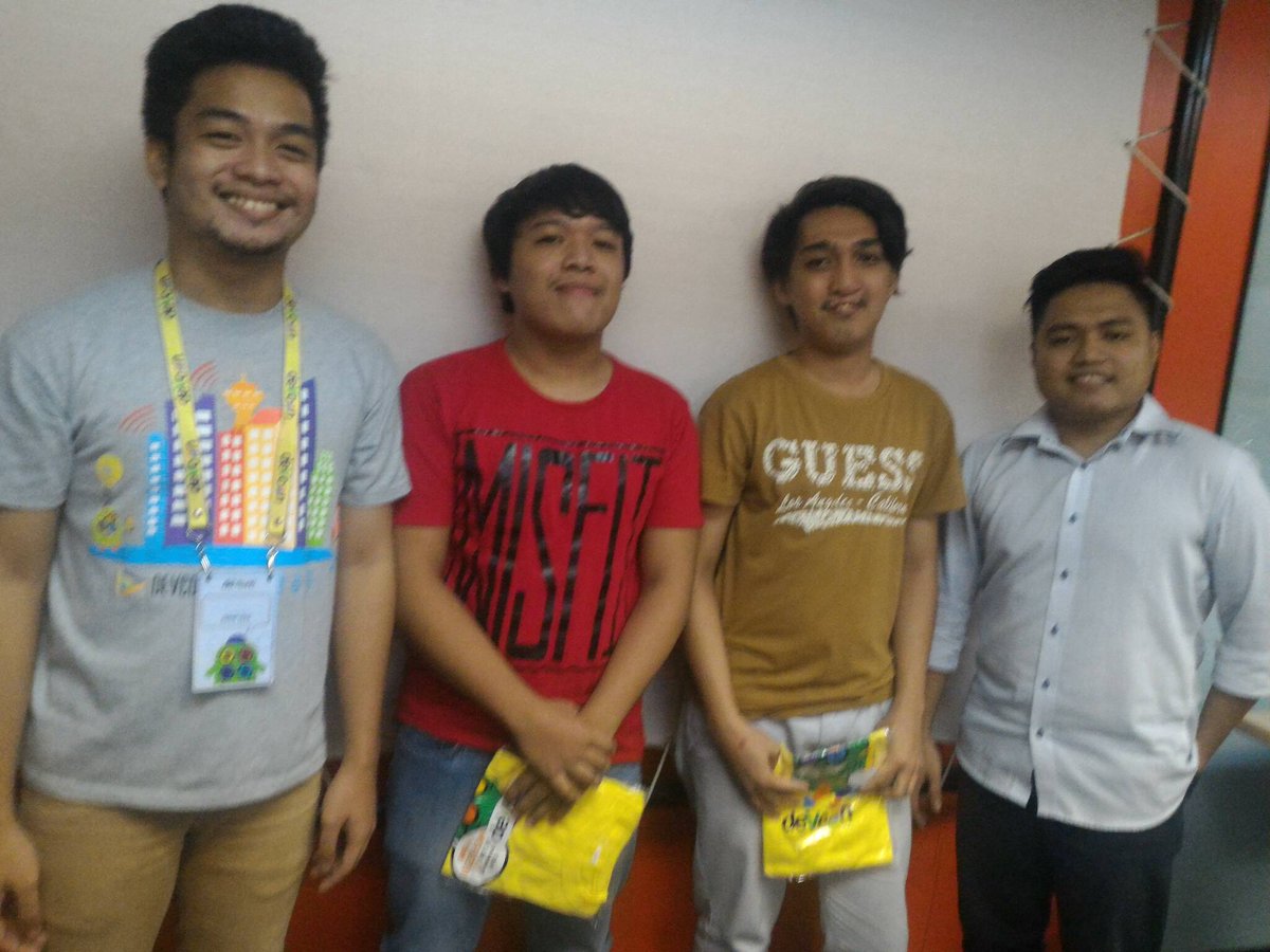 DEVCONPH's tweet image. The mini hackathon winners! #ReactJSCodeCamp #DevConPH