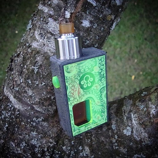 FrenchVaper's tweet photo. Box bf méca Octopus mod be spring verso &amp; Hadaly RDA... 💨👌 #vape #frenchvaper #vapeislife #vapefam #Octopusmod #hadalyrda #psyclonemods https://t.co/z5lW8qTDiK