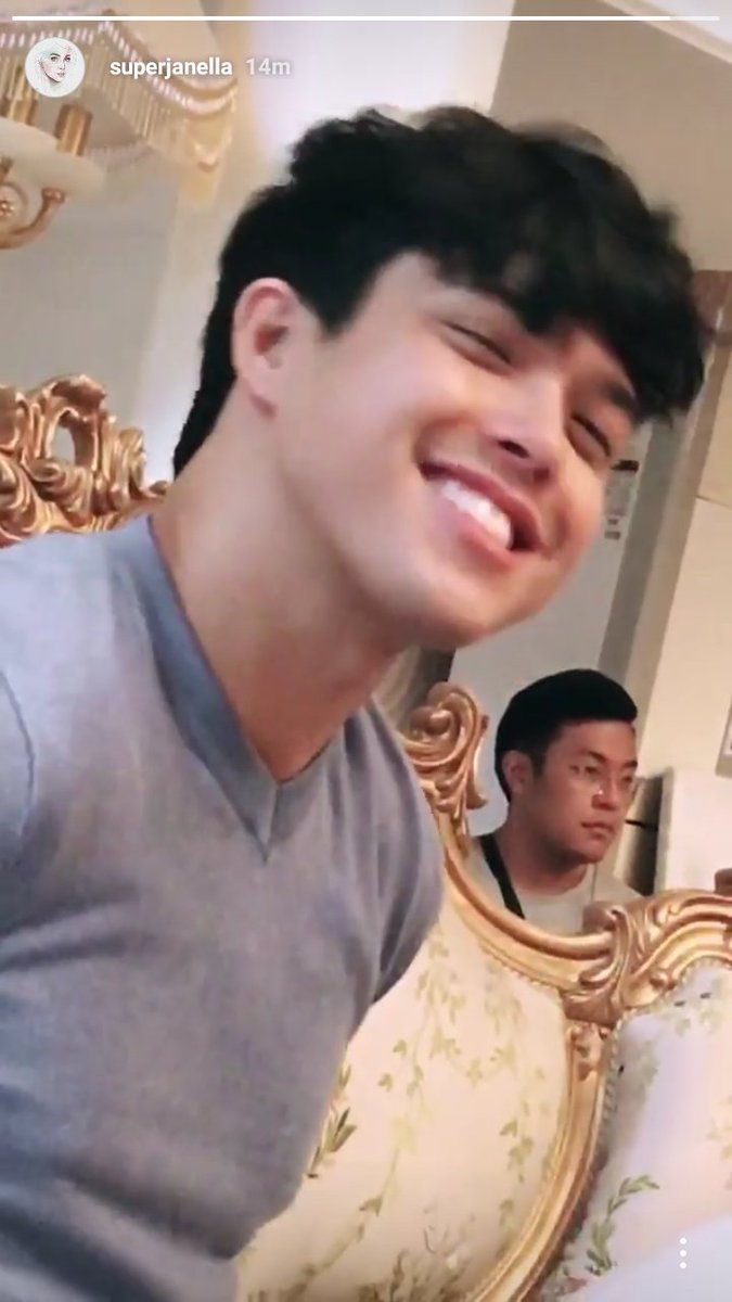 ClaviFlores's tweet photo. Meow daw sabi ni Jea, tingin agad ni Moe. Alam agad eh! Haha kayo na talaga! Si Sam tuloy ang ngiti...
WE WANT ELMO MAGALONA
#MFTLSDayEight https://t.co/h30kv0QcRa
