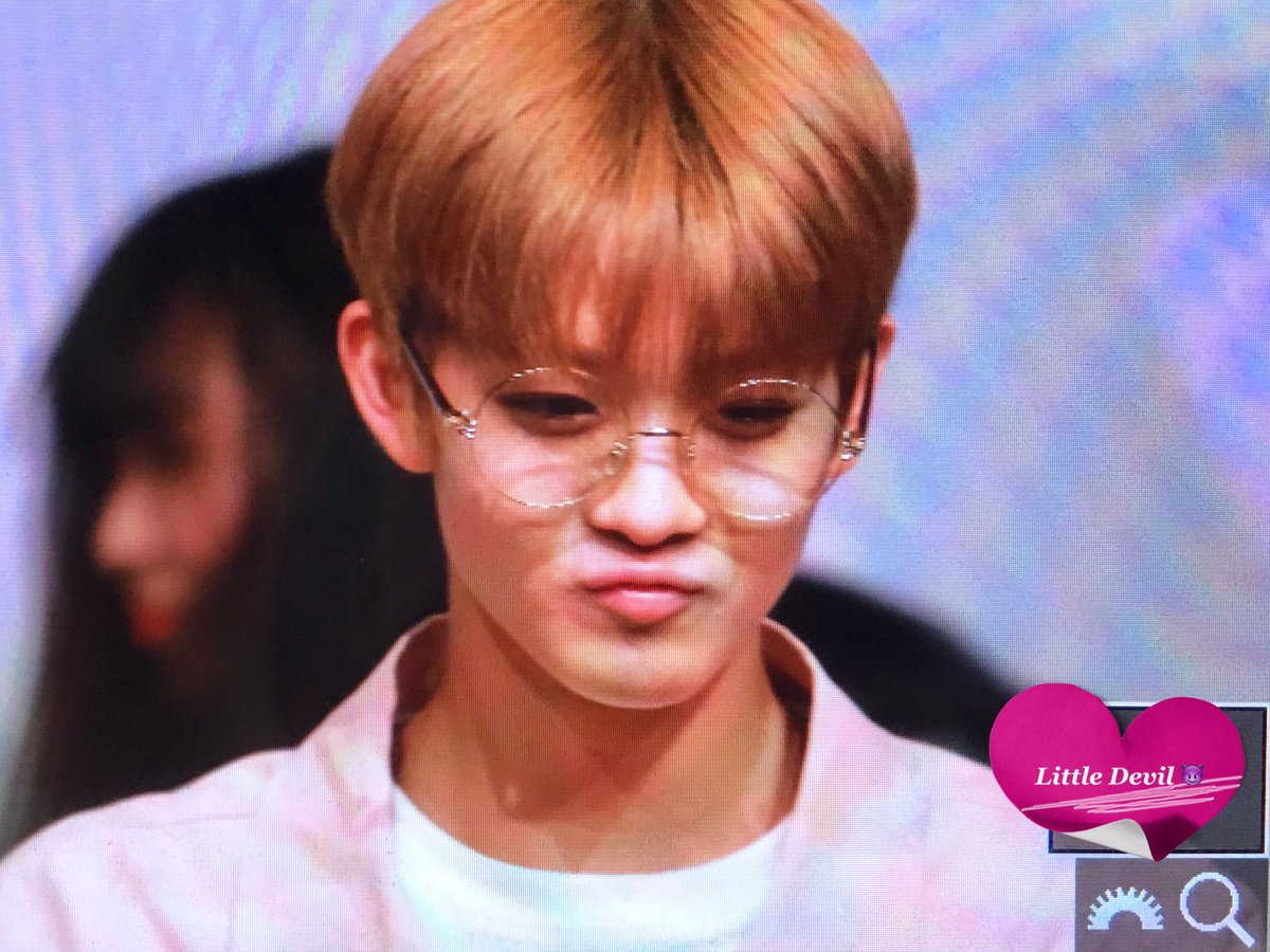 LittleDevil0510's tweet photo. 170812 삼성 팬사인회 #WannaOne #워너원 #배진영 https://t.co/et6DlVXG59