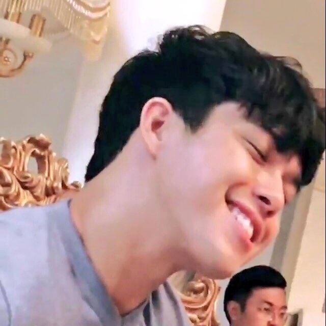 ughrmee's tweet photo. Tweet ko ulit kasi, pakenig pak of paklands, ang gwapo ni Elmo sa pacute nyang yun!
WE WANT ELMO MAGALONA
#MFTLSDayEight https://t.co/Qy0hIn2t26
