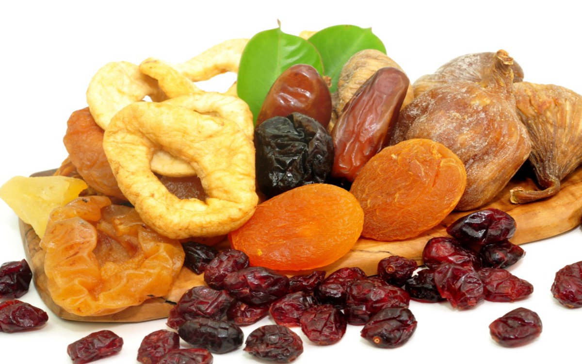 mytimeactiveBLF's tweet photo. Although dried fruits share the same health benefits as fresh fruits, they have a smaller percentage of vitamins and a lot more sugar! https://t.co/DsfpdEChGV