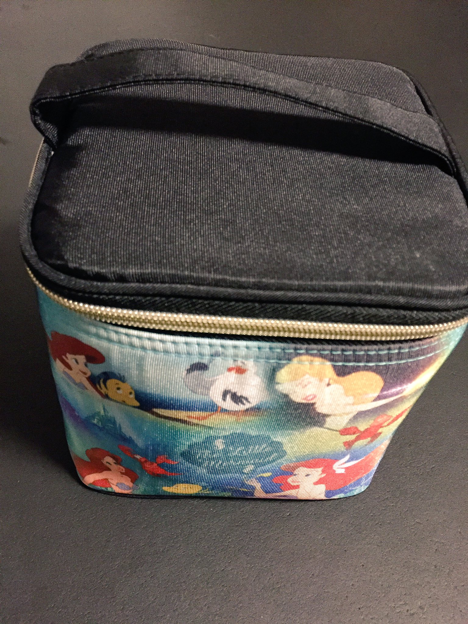 えび꜀(.௰. ꜆)꜄秋 on Twitter &quot;しまむらさんで見つけて、衝動買いしてしまった。 かわいいいいい メイクボックスにする