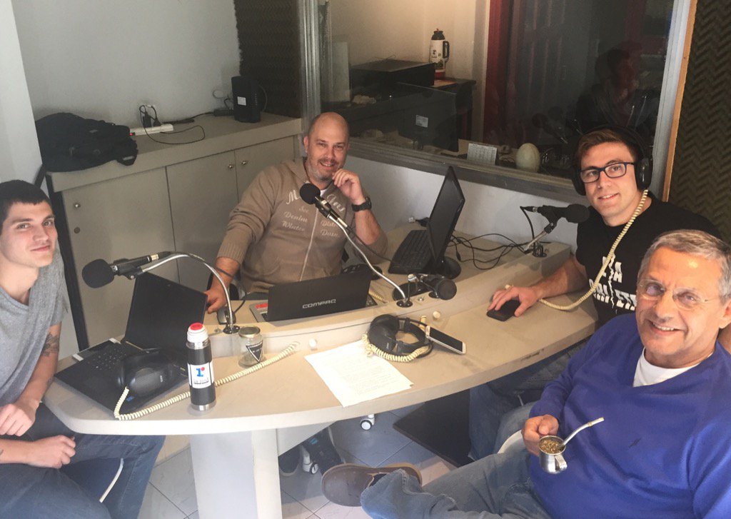 pechi_quiroga's tweet photo. #Ahora en el estudio de @LaRedNeuquen 93.7 dialogando con @Sebastiansilen1 @maticesari y Blas. #Gestión #NQNMiCiudad https://t.co/f4FEgludt2