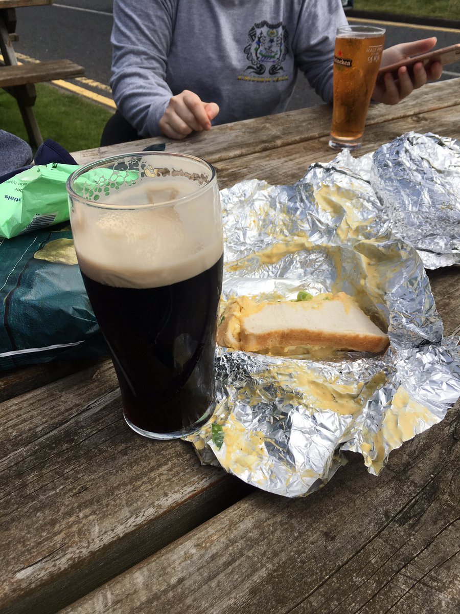 stewst's tweet photo. Pint of Guinness. Sharon's egg and onion sandwiches. #picnicheaven https://t.co/GWwbhnmbFD