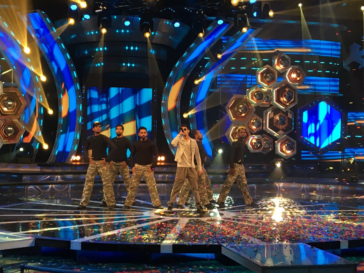 rameshj505's tweet photo. 🎉🎉🎉🎉🎉🎉🎉🎉🎉🎉🎉#VivegamSplProgramOnSunTV https://t.co/KWNAOwbpvI