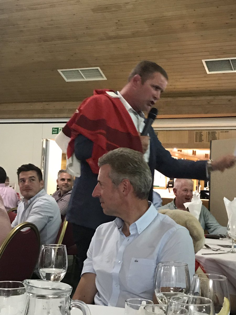 PiedPiperAppeal's tweet photo. Thanks to our Vice Patron @Phil_Vickery 4 his brilliant auctioneeting last night #thousandsraised #its4thekids @GlosLiveOnline https://t.co/nkFYImCvXq