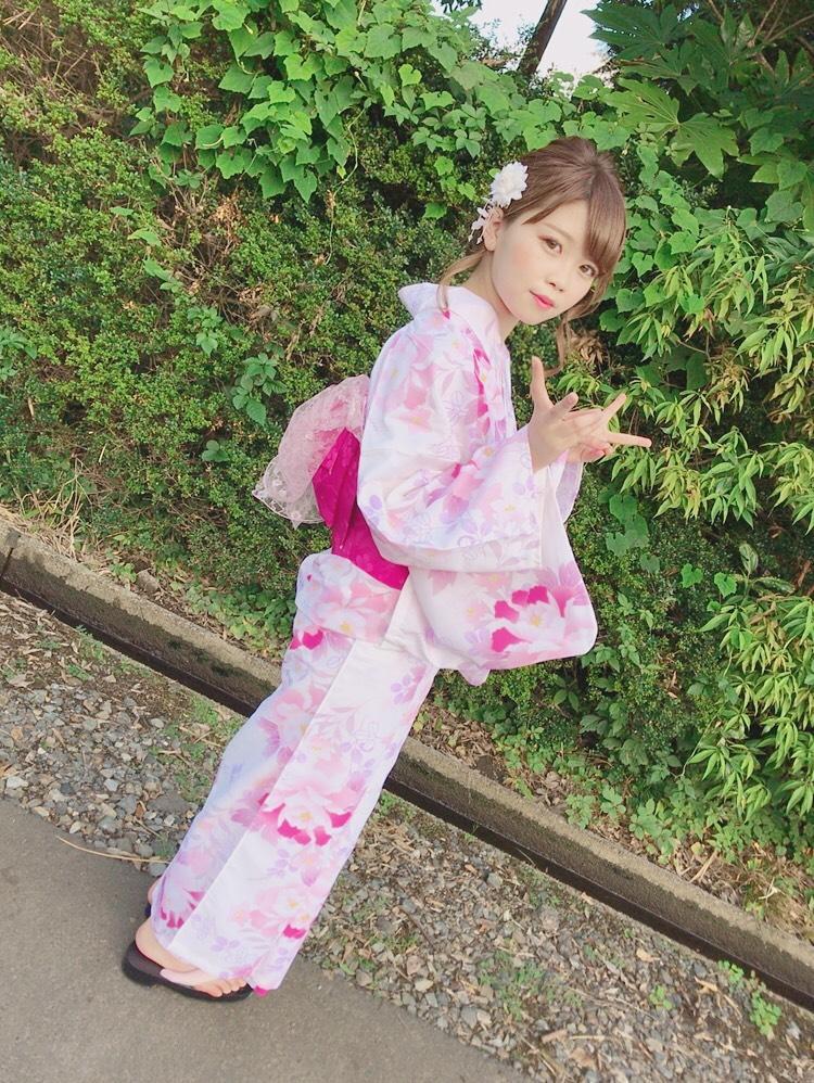 BUG_moe's tweet photo. 今日は取手花火大会です！！あーばんちゅーる@a_ventu_re 浴衣で出勤してます("⌒∇⌒")よかったら来てください♡ https://t.co/7bLHF9LDVl
