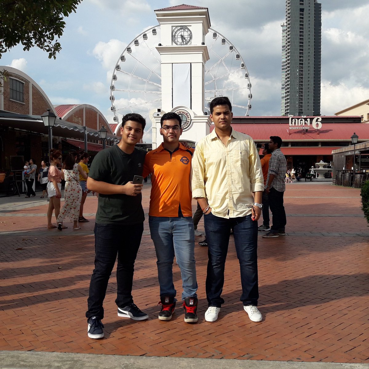 Chef_Yashk's tweet photo. IIHMHOTELSCHOOL: RT soumyabkkiihm: Students having a Grand Time at Asiatique Mall #CityTour IIHMHOTELSCHOOL #IIHMB… https://t.co/SqHdACwbpS
