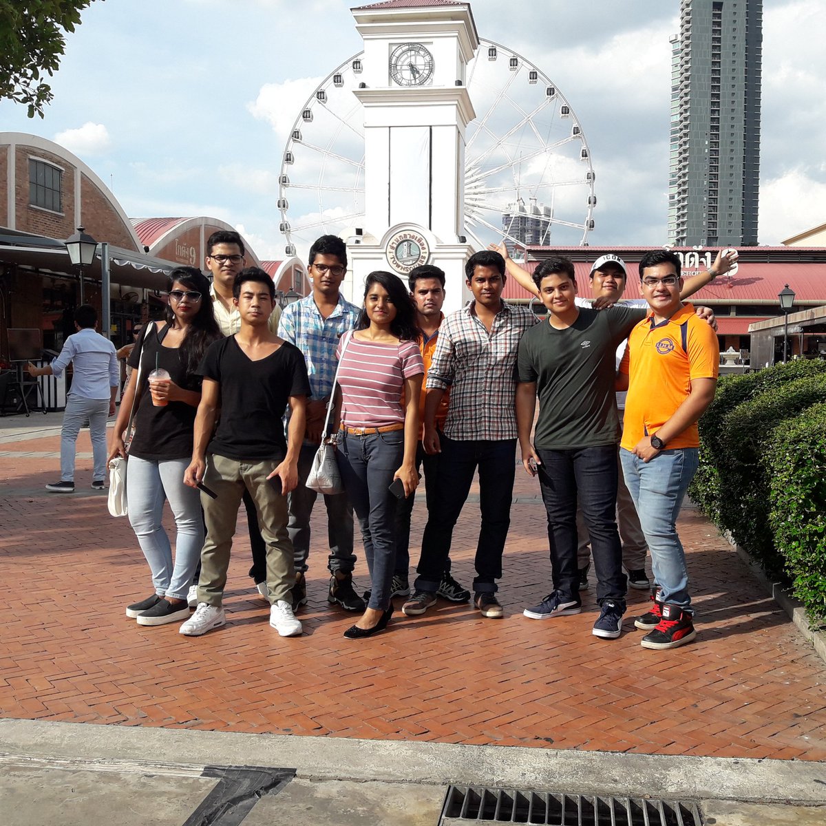 Chef_Yashk's tweet photo. IIHMHOTELSCHOOL: RT soumyabkkiihm: Students having a Grand Time at Asiatique Mall #CityTour IIHMHOTELSCHOOL #IIHMB… https://t.co/SqHdACwbpS