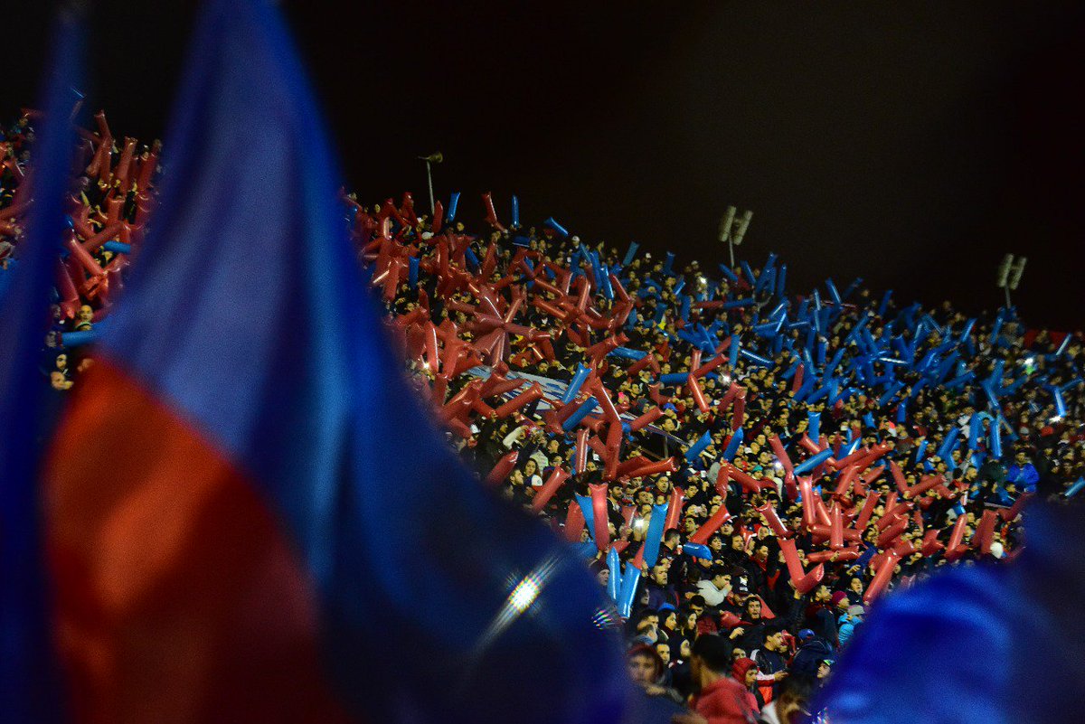 ClubesPortenos's tweet photo. #SanLorenzo Alfredo Arias, DT de #Emelec "Ellos iban perdiendo y la gente cantaba más que nunca, en otros lados hubieran silbado". https://t.co/795MINW8Dc