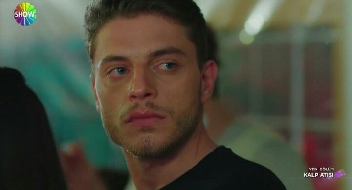 Benim düşüncem; bu çocuk ilerleyen bölümlerde sadece böyle bakmayacak. Bir psikopata çevirirsiniz artık siz. #KalpAtışı