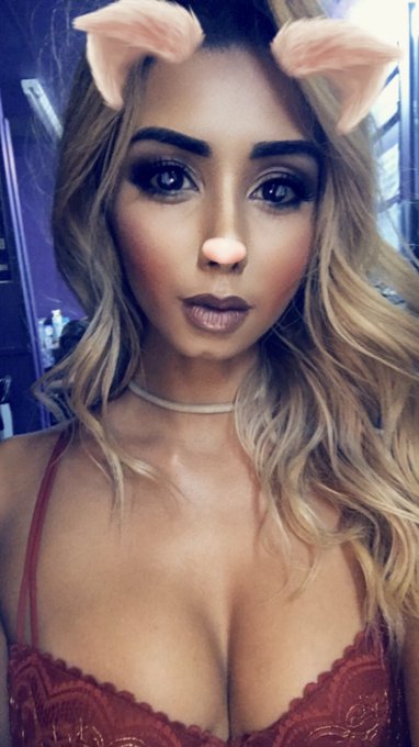 Watch Ally Lotti's leaked NSFW photo on TwXstars