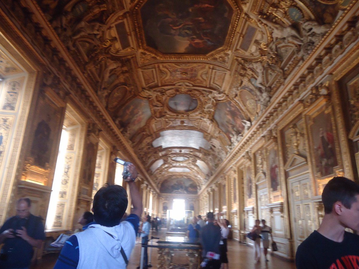 LiveInHope13's tweet photo. @ChrisThinkbiker No #tailgaiting here 😊☺️@MuseeLouvre personal space well respected.
I Love #France sophisticated History #Culture Lovely People #fastroads😳 https://t.co/MFwPFLwcQq