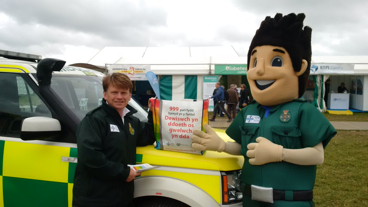 WayneDa96404452's tweet photo. @WelshAmbulance Dewis Doeth @eisteddfod2017 https://t.co/Io8vKRggOg
